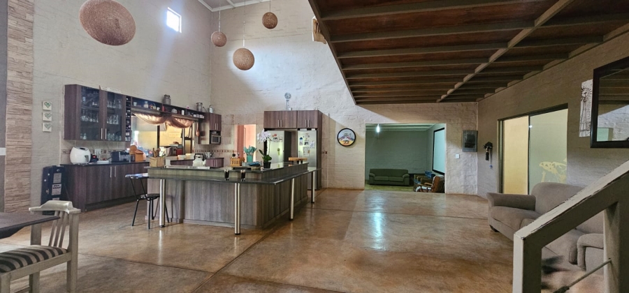 5 Bedroom Property for Sale in Mooinooi North West